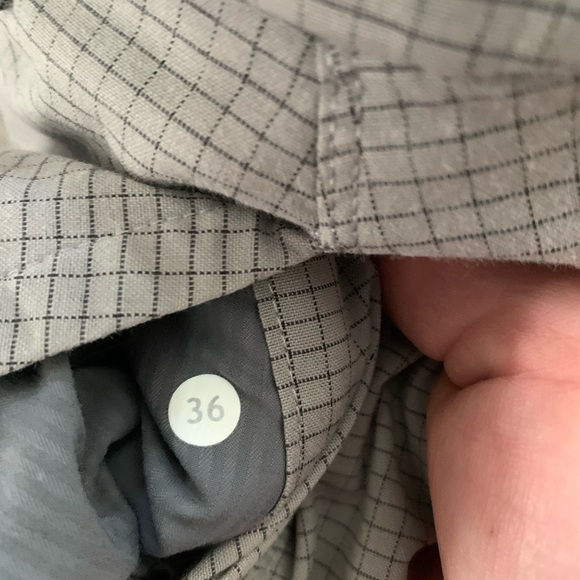 Lululemon men’s golf shorts - Picture 1 of 3